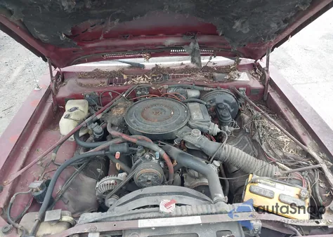 1985 Chrysler Fifth Avenue из США, поврежденный, VIN 1C3BF66P7FX609928